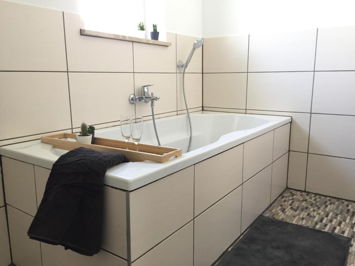 FDH Ferienwohnung Am Bodensee- Zentrale Lage, Free Parking And Wifi, 109 M2, Privater Garten, 7 Gaeste, 2X Kingsize Boxspringbett, Familienfreundlich מראה חיצוני תמונה
